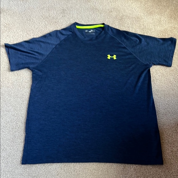 Under Armour Men's Navy Blue Performance Shirt - Picture 1 of 2